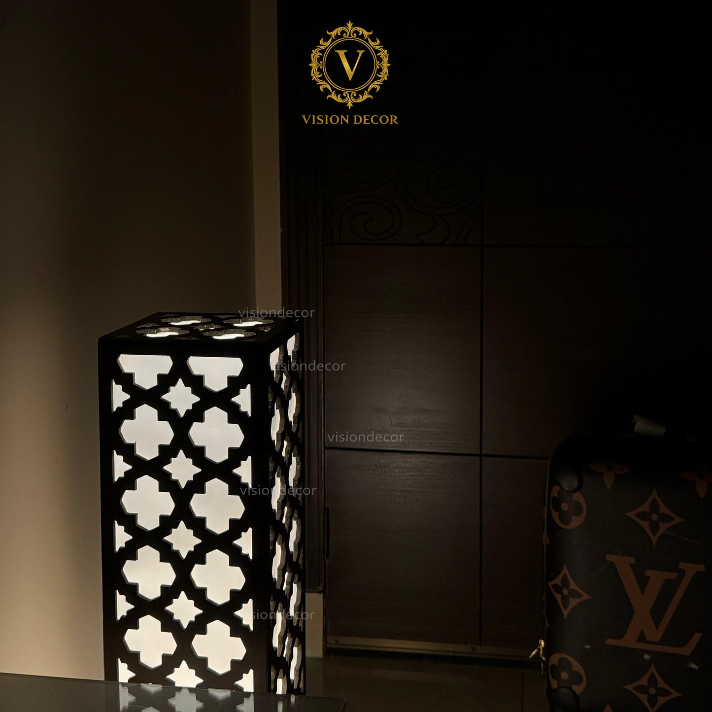Geometric Cutout Wooden Floor Lamp – 24" Ambient Glow