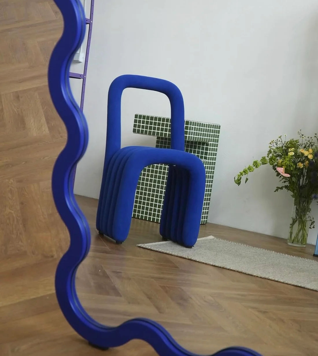 Wavy Full-Length Standing Mirror 2x5 ft – Modern Aesthetic Floor Mirror with Curvy Frame – Custom Color Options