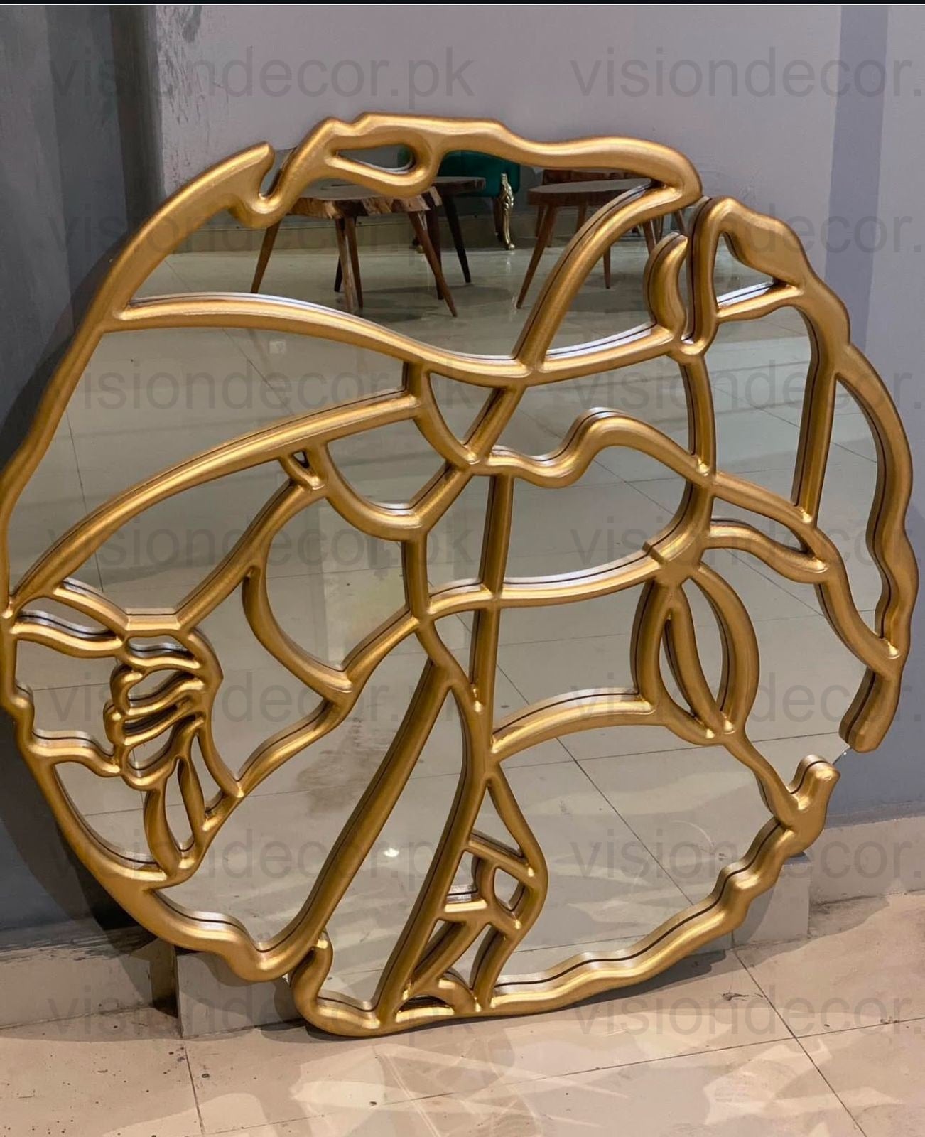 Golden Abstract Face Wall Mirror – Artistic Modern Decor