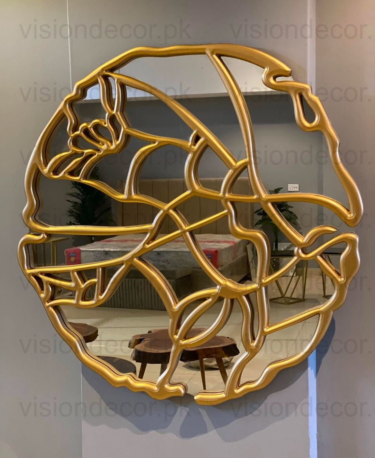 Golden Abstract Face Wall Mirror – Artistic Modern Decor
